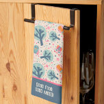 Linge De Cuisine Drôle Cute Ows Motif Citation personnalisée ou nom<br><div class="desc">Chouette mignonne avec une citation amusante. La citation dit : "Bonne nourriture, bonne humeur !" ou changez à tout ce que vous voulez. Ces serviettes colorées sont parfaites pour ajouter du plaisir et de l'ambiance à votre cuisine. Associez-le avec une bouteille de vin et il fait un grand cadeau personnalisé...</div>