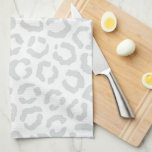 Linge De Cuisine Elegant White Gray Leopard Cheetah Animal Print<br><div class="desc">Cette élégante motif chic conviendra parfaitement à la fashionista branchée et chic. Il dispose d'un motif poster de animal léopard blanc et gris dessiné à la main. C'est moderne, simple et mignon. ***REMARQUE IMPORTANTE DE CONCEPTION : Pour toute demande de conception personnalisée comme les demandes de produit correspondant, les changements...</div>