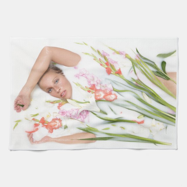 Linge De Cuisine Fille au lait avec fleurs (Horizontal)