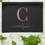 Linge De Cuisine Fille Noir Rose Or Moderne Monogramme Nom<br><div class="desc">Élégant Monogramme or rose chic sur une serviette de cuisine noire chic. Facile à customiser avec votre propre nom et vos détails. Parfait pour votre luxe ! Veuillez nous contacter à cedarandstring@gmail.com si vous avez besoin d'aide pour la conception ou les produits correspondants.</div>
