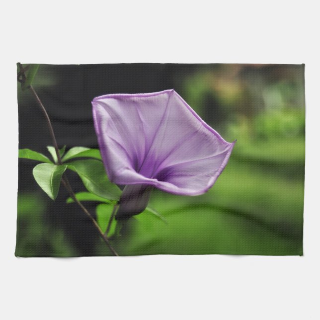 Linge De Cuisine Fleur violette sur Arrière - plan vert (Horizontal)