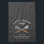 Linge De Cuisine Flippin Awesome Papa BBQ Père personnalisé<br><div class="desc">Cute Flippin' Un design de papa génial qui fait un grand cadeau pour un cuisinier ou un chef papa dans votre vie.</div>