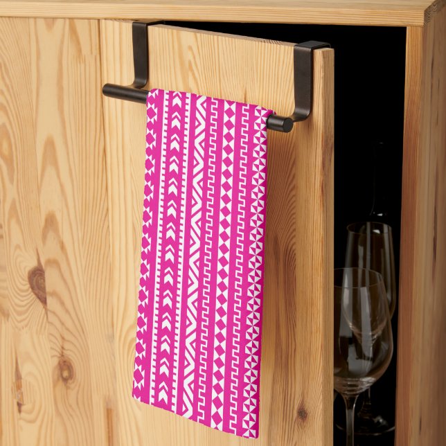 Linge De Cuisine Géométrie Tribale en rose-chaud (Pliage en tiers)