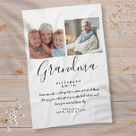 Linge De Cuisine Grandma Citation Élégante Script Photo<br><div class="desc">Personnalisez-vous pour votre grand-mère, grand-mère, grand-mère, nounou ou nounou pour créer un cadeau unique pour les anniversaires, Noël, la fête de la mère, les baby showers, ou n'importe quel jour vous voulez montrer combien elle signifie pour vous. Une façon parfaite de lui montrer à quel point elle est extraordinaire chaque...</div>