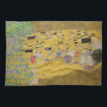 Linge De Cuisine Gustav Klimt Le Baiser<br><div class="desc">The Kiss est le tableau le plus emblématique et le plus célèbre de Gustav Klimt. C'est un beau tableau doré d'un couple profondément amoureux partageant un moment romantique d'un baiser passionné. Obtenez vos idées cadeaux de haute qualité et des produits merveilleux avec ce merveilleux chef-d'oeuvre. Consultez notre boutique pour en...</div>