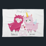 Linge De Cuisine I Lots You Llama Customisé Cadeau Lui<br><div class="desc">Doté d'une jolie lama de couple avec des mots "I Love You Llots" qui peuvent être personnalisés avec les noms du couple. Parfait pour la Saint Valentin,  anniversaire,  mariage ou toute autre occasion.</div>