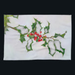 Linge De Cuisine Ilex Red Christmas Holly Berries in Winter Snow —<br><div class="desc">Baies saintes rouges de Noël,  Ilex aquifolium,  sur une brindille aux feuilles verdoyants recouverts de neige par un froid jour de décembre en hiver. Cette serviette de cuisine est une idée cadeau de Noël pour les amoureux de la nature. Photo Katho Menden.</div>