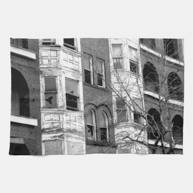Linge De Cuisine Immeubles d'appartements anciens N/B (Horizontal)