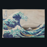 Linge De Cuisine La grande vague au large de Kanagawa Boîtier japon<br><div class="desc">Cette serviette de cuisine de haute qualité est imprimée avec la pièce emblématique "Kanagawa Oki Nami Ura" (La vague,  ou la Grande vague au large de Kanagawa),  de Katsushika Hokusai. Pour plus de ce genre,  et une large gamme d'autres produits,  s'il vous plaît voir notre magasin.</div>