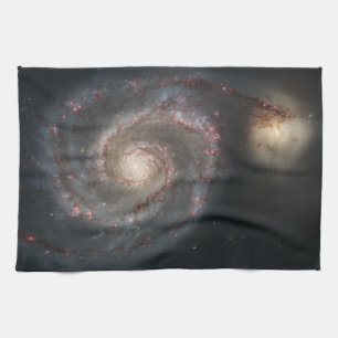 Linge De Cuisine Le Whirlpool Galaxy M51 & Companion dans l'espace