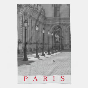 Linge De Cuisine Les lampadaires de la cour du Louvre parisien jett