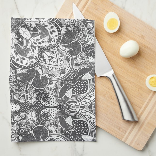 Linge De Cuisine Mandala Écureuil d'Automne Dessiné à la Main (Quart Plié)