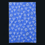 Linge De Cuisine Menorah Star de David Hanoukka Motif Bleu blanc<br><div class="desc">Décorez votre cuisine avec cette serviette de plat de vacances amusante. Faites un grand cadeau de vacances,  de chauffage ou de mariage! Vous pouvez le customiser et ajouter du texte. Consultez ma boutique pour plus de couleurs et de motifs !</div>