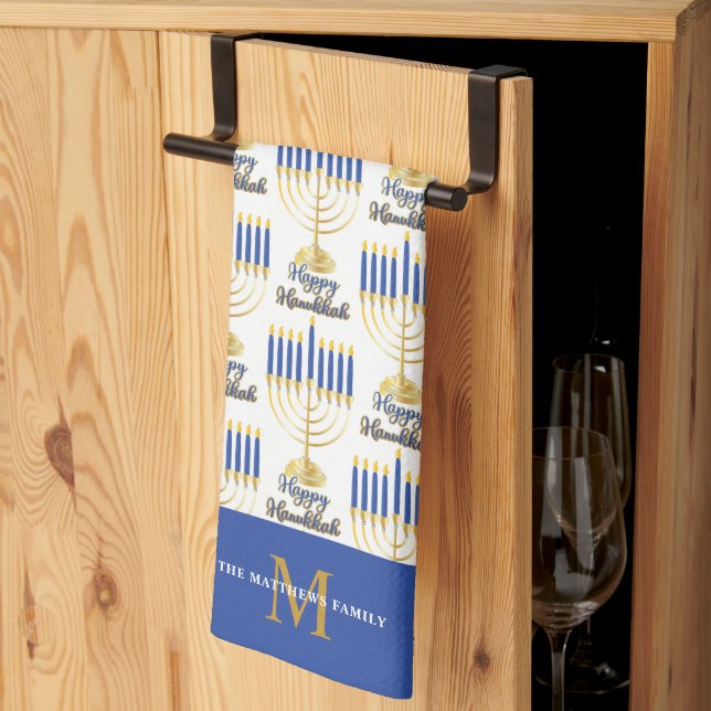 Linge De Cuisine Minorah avec lumières Joyeux Hanoukka Monogramme (Pliage en tiers)