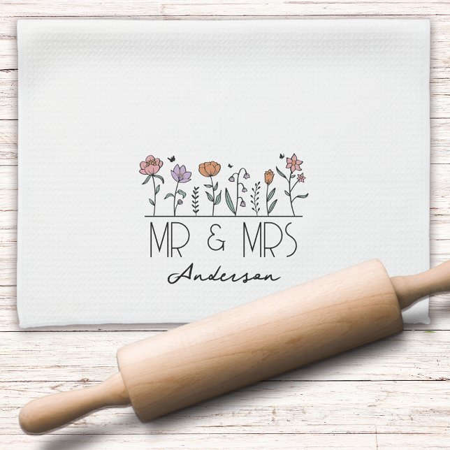 Linge De Cuisine Monogram Mr & Mrs Fleurs sauvages Newlyweds (Créateur téléchargé)