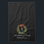 Linge De Cuisine Monogramme classique Holly Wreath Custom Christmas<br><div class="desc">Ajoutez votre initiale personnalisée de votre nom de famille à l'intérieur de l'image festive de la couronne sainte de verdure riche avec des baies et un ruban rouge coulant. Copyright de conception © CuteComfy.com</div>