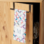 Linge De Cuisine Monographie de tonus cool à quarts circulaires<br><div class="desc">Serviette de cuisine graphique en gras dans les tons de corail orange, beige, vert turquoise bleu, aqua clair, violet et blanc dans un design de style cercles avec un monogramme en bleu sur blanc. Idéal pour ajouter un peu d'intérêt dans votre cuisine. Ce design a beaucoup de couleurs tonales différentes...</div>