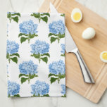 Linge De Cuisine Motif d'illustration bleu blanc antique Hydrangea<br><div class="desc">Une serviette de cuisine texturée gaufrée avec un motif d'illustrations antiques de jolies fleurs bleues d'hydrangée est un complément magnifique et fonctionnel à toute cuisine. La texture de gaufre ajoute une absorbance supplémentaire à la serviette, ce qui la rend parfaite pour nettoyer les déversements ou sécher les plats. Les fleurs...</div>