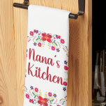 Linge De Cuisine Nana's Kitchen Floral<br><div class="desc">Ce design présente une couronne de style floral mexicain aux couleurs vibrantes avec "Nana's Kitchen" dans une police de caractères assortie mignonne. Le cadeau parfait pour cette grand-mère spéciale,  femme dans votre vie!</div>