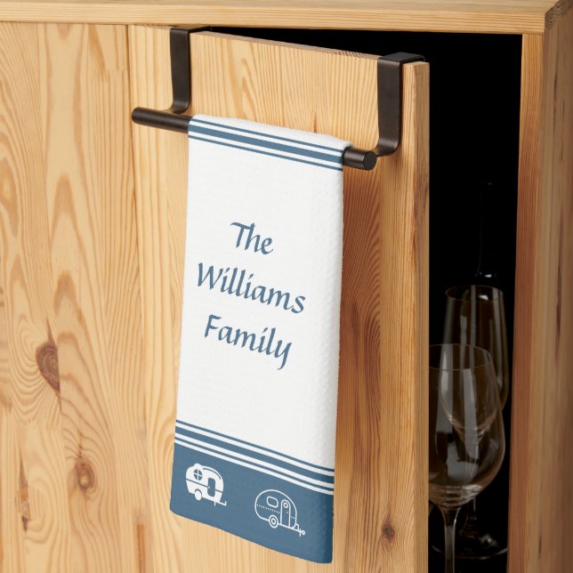 Linge De Cuisine Nom de famille personnalisé Campeurs rétro en bleu (Pliage en tiers)