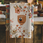 Linge De Cuisine Nom de famille personnalisé Western Ranch<br><div class="desc">Apportez le charme du ranch occidental qui vit dans votre cuisine avec notre serviette de cuisine Western Ranch de nom de famille personnalisée. Personnalisée avec votre nom de famille, cette serviette allie esthétique rustique et fonctionnalité pratique pour un ajout élégant à votre espace culinaire. Utilisations idéales : Décor de cuisine...</div>