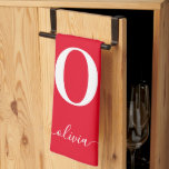 Linge De Cuisine Nom du script Monogramme Personnalisé Rouge Et Bla<br><div class="desc">Ce monogramme élégant et le design élégant de nom de script peuvent être donnés comme un cadeau pour un anniversaire, la fête des mères ou toute occasion. Il peut être personnalisé avec l'initiale et le nom de la personne. Vous pouvez modifier la police, la couleur de police, la taille de...</div>