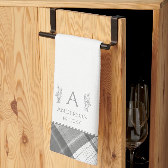 Linge De Cuisine Nom personnalisé Gris et blanc Plaid Monogramme (Pliage en tiers)