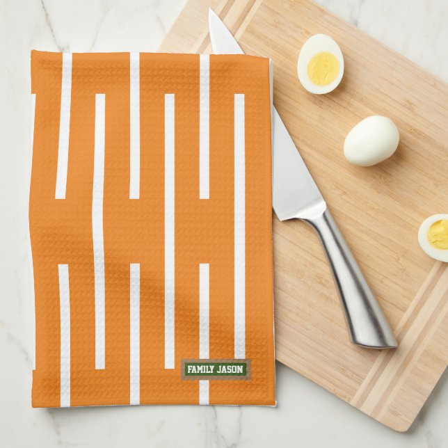 Linge De Cuisine Nom personnalisé monogramme rayures orange blanc é (Quart Plié)