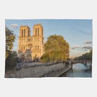 Notre Dame de Paris à l'Heure d'or - Paris, France