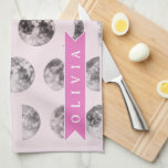 Linge De Cuisine Personalized Cute Pink Cat Pattern Gift Cat Lover<br><div class="desc">The moon has a timeless quality. For generations, art and design have been influenced by its serene radiance, the soft cadence of its phases, and the tranquility it imparts to an area. The delicate celestial beauty is captured in this personalized pink moon phase collection, which transforms it into something useful...</div>