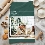 Linge De Cuisine Photo de famille moderne | Joyeux Joyeux Joyeux Bé<br><div class="desc">Photo de famille moderne | Joyeux Joyeux Joyeux Béni | Vert</div>