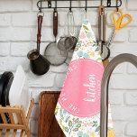 Linge De Cuisine Pink Coral Pastel Aquarelle Florale Nom de famille<br><div class="desc">Fleur de prairie sauvage serviette de cuisine motif dispose d'un grand cercle rose fraise avec votre texte personnalisé à l'intérieur. Personnalisez-le avec votre nom de famille et votre est. année. Il peut s'agir d'un joli cadeau inspiré pour un événement de réchauffement ménager, mariage, pour les jeunes mariés ou un anniversaire...</div>