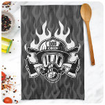 Linge De Cuisine Pompier Secouru sur mesure Station du service d'in<br><div class="desc">Secourt personnalisée de pompier Masque,  Ax et Casque pompier Flammes Fantômes design Arrière - plan - Personnaliser avec votre nom,  numéro de station/service et emplacement.</div>