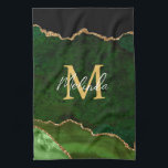 Linge De Cuisine Porte en marbre vert et or<br><div class="desc">Cette serviette de cuisine est ornée d'un élégant et glamour arrière - plan en marbre d'agate avec des détails de gemme de géode et des accents de parties scintillant faux or. Le monogramme combine écriture manuscrite et polices sans serif modernes pour un look élégant et sophistiqué. Cela fera le cadeau...</div>