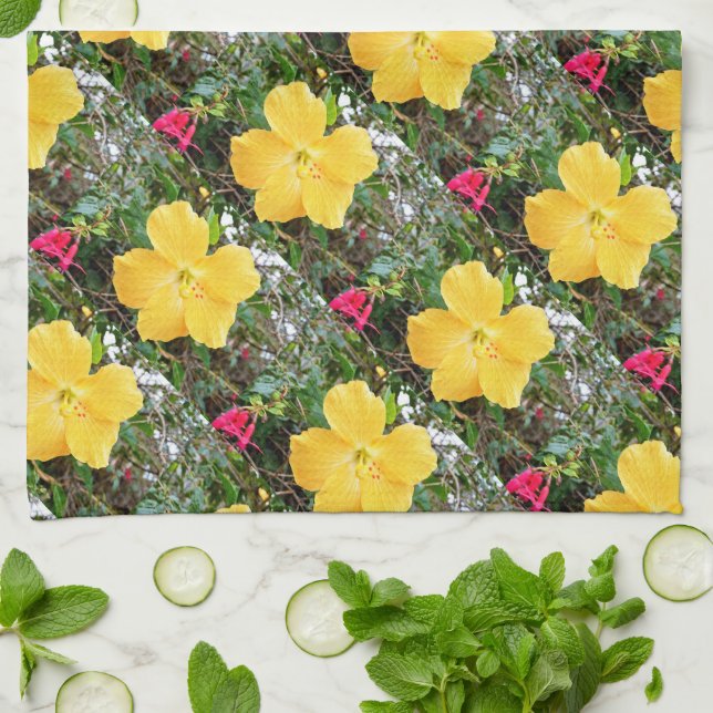 Linge De Cuisine "Radiance Dorée : Fleur d'Hibiscus Jaune sur un Ar (Plié)