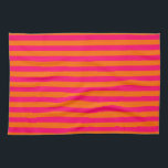 Linge De Cuisine Rayure orange et fuchsia<br><div class="desc">Minces rayures orange vif et rose chaud. Vous pouvez modifier l'orientation ou ajouter un nom personnalisé ou un message texte.</div>