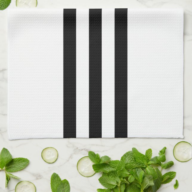 Linge De Cuisine Rayures noires et chevrons avec monogramme sur fon (Plié)