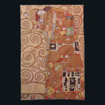 Linge De Cuisine Réalisation par Gustav Klimt, Art Nouveau Vintage<br><div class="desc">Fulfillment (alias The Embrace) (1909) de Gustav Klimt est un vintage Symbolisme de l'époque victorienne un bel art, un portrait d'amour et d'amour mettant en scène un jeune couple qui s'embrasse. À propos de l'artiste : Gustav Klimt (1862-1918) était un peintre symboliste autrichien et l'un des membres les plus importants...</div>