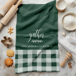 Linge De Cuisine Réunir Chèque de bison vert et blanc automne<br><div class="desc">Ajoutez une touche de chaleur et de charme à votre cuisine grâce à cette serviette de cuisine Gather Fall Green & White Buffalo Check. Doté d'un motif classique en plaid de buffle avec le mot "rassemblement" et d'un nom de famille personnalisable, cette serviette de cuisine est parfaite pour créer une...</div>