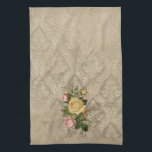 Linge De Cuisine Roses vintages et Damask<br><div class="desc">Design à texture riche avec un spray de roses vintages en jaune et rose avec un délicat ornement floral gravé sur un arrière - plan damassé en lin vintage. L'image de rose est facultative et peut être repositionnée,  redimensionnée ou supprimée.</div>