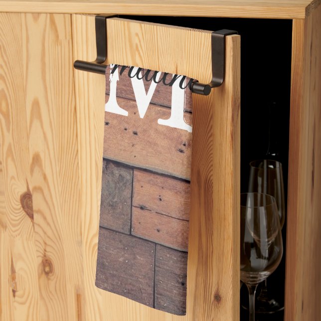 Linge De Cuisine Rustic Farmhouse Grange Monogrammé Nom de famille (Pliage en tiers)