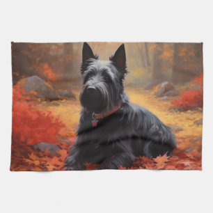 Linge De Cuisine Scottish Terrier dans les feuilles d'automne qui t