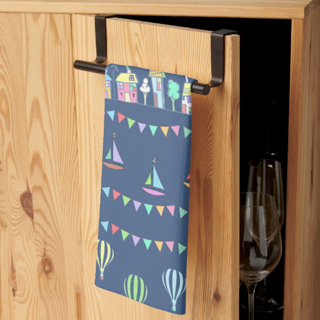 Linge De Cuisine Seaside Town Sail Boats and Bunting Pattern Blue (Pliage en tiers)