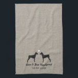 Linge De Cuisine Silhouettes allemandes Pinscher avec coeur<br><div class="desc">Silhouettes allemandes Pinscher avec Coeur et texte personnalisable. Idéal pour un cadeau wedding shower réfléchi.</div>