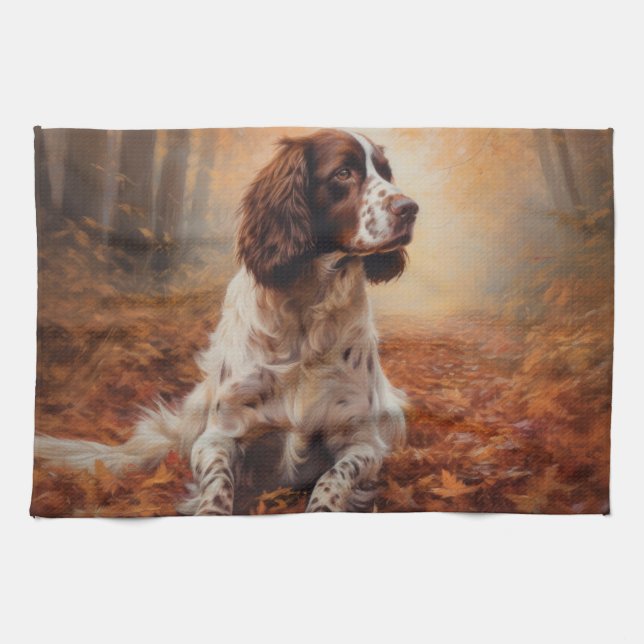 Linge De Cuisine Springer Spaniel dans les feuilles d'automne qui t (Horizontal)