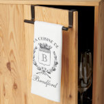 Linge De Cuisine Style Vintage bleu sac français avec nom personnal<br><div class="desc">Des graphismes français gravés vintages et des bandes de ruban bleu royal complètent parfaitement votre décor de cuisine de campagne française avec cette serviette personnalisée tissée gaufre. N'oubliez pas la touche finale de personnalisation avec votre monogramme et votre nom de famille.</div>