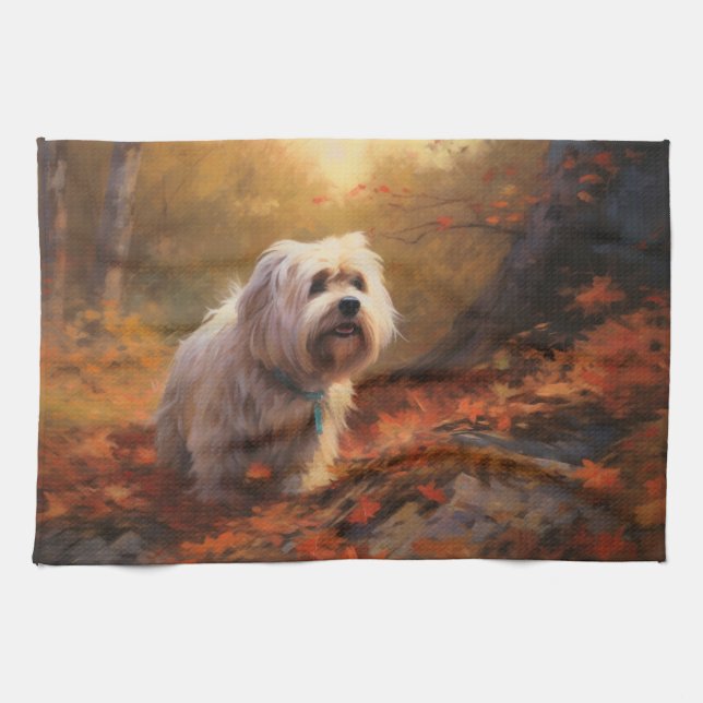 Linge De Cuisine Tibetan Terrier dans les feuilles d'automne chute  (Horizontal)