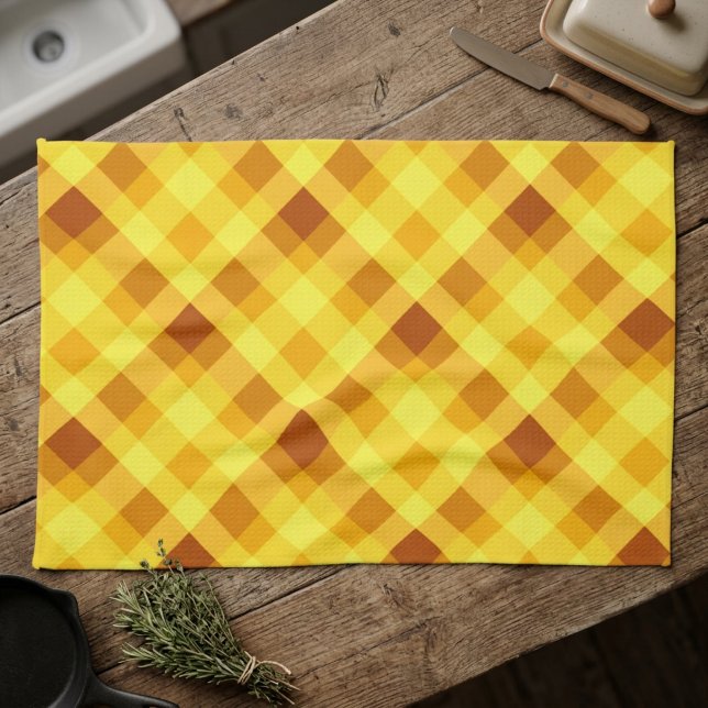 Linge De Cuisine Towel de cuisine à carreaux jaune vif de jaune d'œ (Cute Egg Yolk Yellow Plaid Kitchen Towel on top of a wooden counter in a farmhouse style kitchen.)