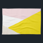 Linge De Cuisine Triangles moderne Motif Blush & Jaune Géométrique<br><div class="desc">Serviette de cuisine moderne et élégante avec motif géométrique blanc,  bleu,  jaune et beige. D'autres couleurs sont disponibles. Cette serviette sera parfaite comme l'accent de votre cuisine.</div>
