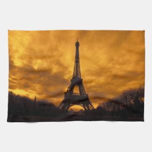 Linge De Cuisine UE, France, Paris.  Tour Eiffel.